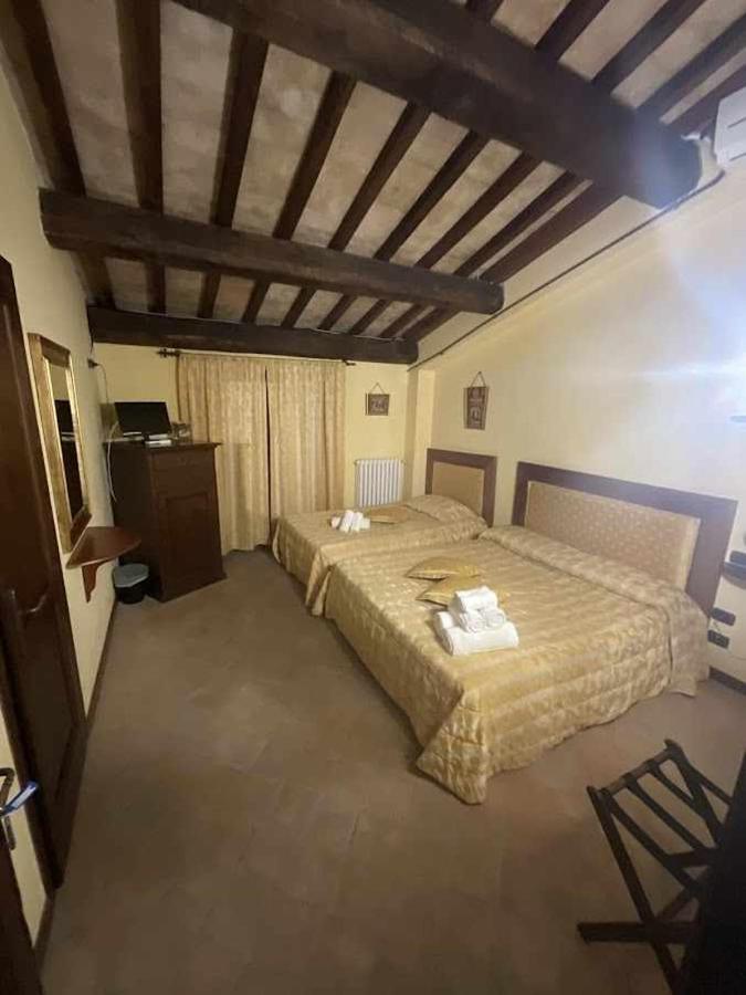 Aparthotel Residenza Collefiorito Todi Zimmer foto