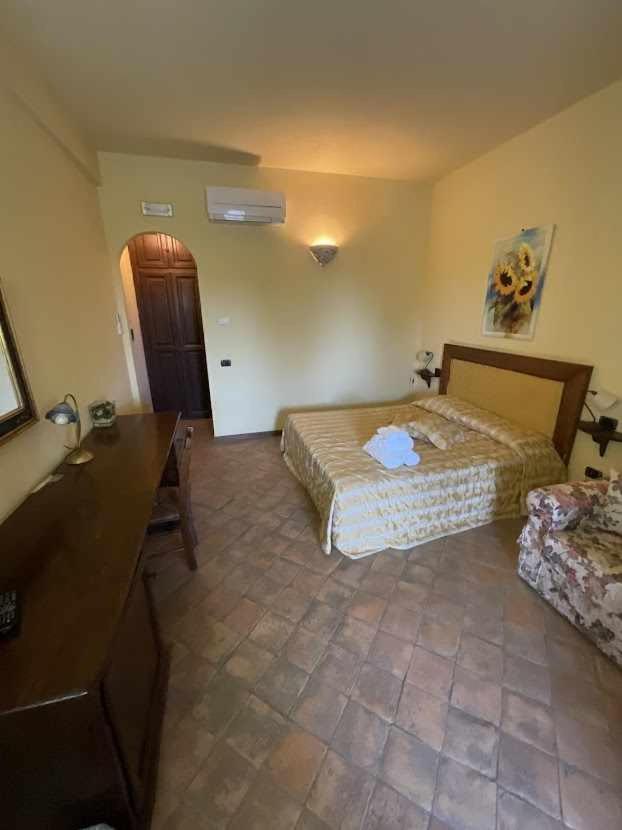 Aparthotel Residenza Collefiorito Todi Zimmer foto